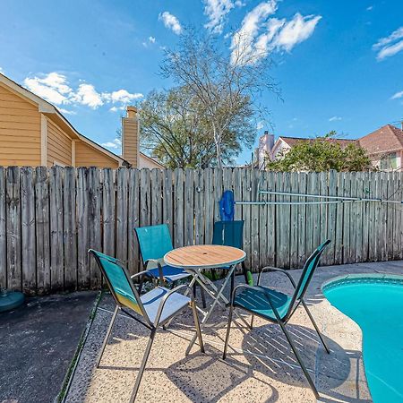 Beat The Heat In Katy Tx - Arcade Room & Pool Houston Exterior photo