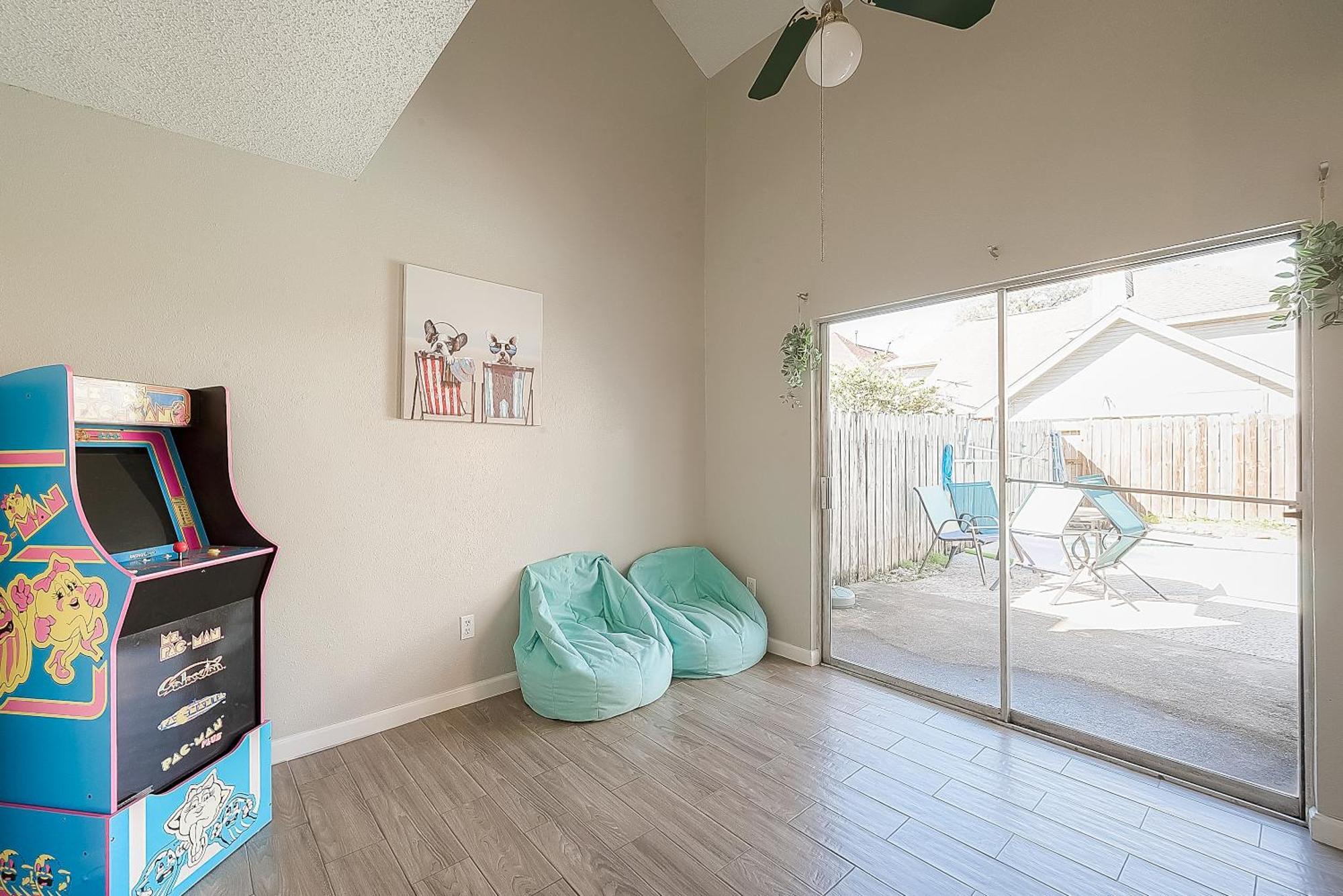 Beat The Heat In Katy Tx - Arcade Room & Pool Houston Exterior photo